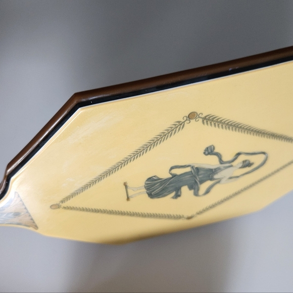 Vintage Lucite Empire Dresser/Vanity Set- Full Set - Picture 11 of 11